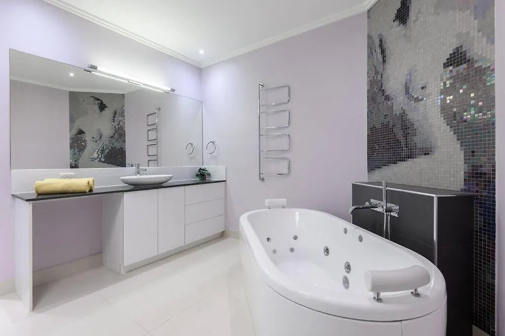The White House - 5 Bedrooms Close To Town & Beach Port Douglas