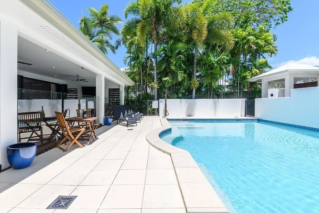 The White House - 5 Bedrooms Close To Town & Beach Port Douglas Nyaraló